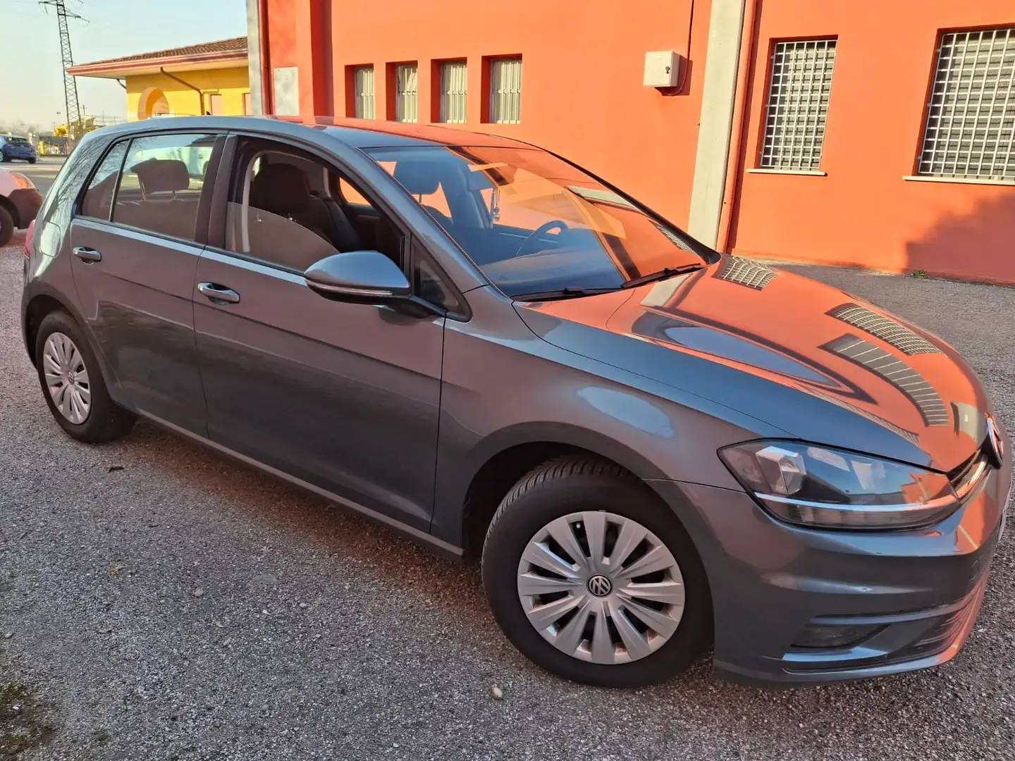 Volkswagen Golf Golf 5p 1.6 tdi Trendline 90cv Gris - 1