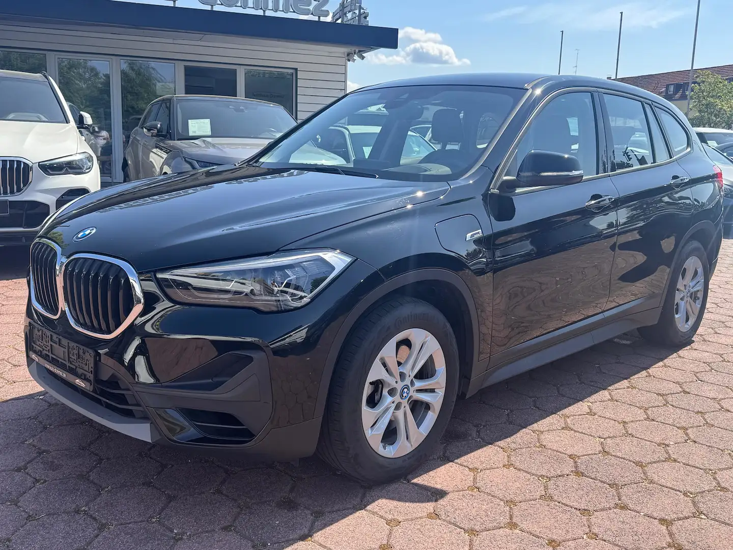 BMW X1 xDrive25e Advantage AHK NAVI LEDER HUD LED Nero - 1
