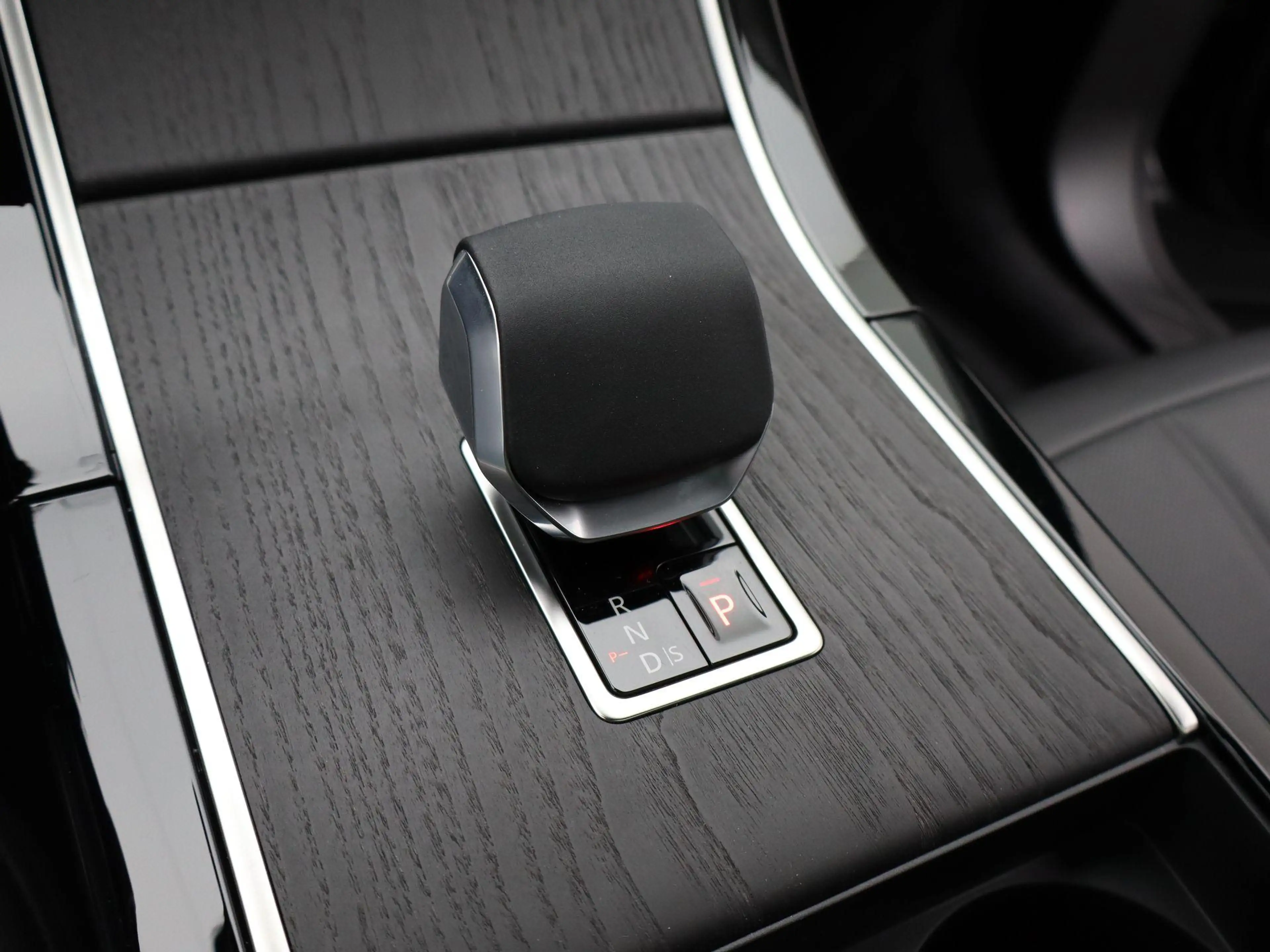 Land Rover Range Rover Evoque 1.5 P270e PHEV AWD Business Dynamic Edition | Comf — photo 12