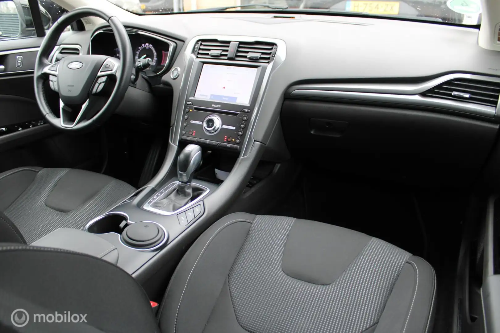 Ford Mondeo Wagon 2.0 IVCT HEV Titanium, Stoelverwarming, Navi Zwart - 2