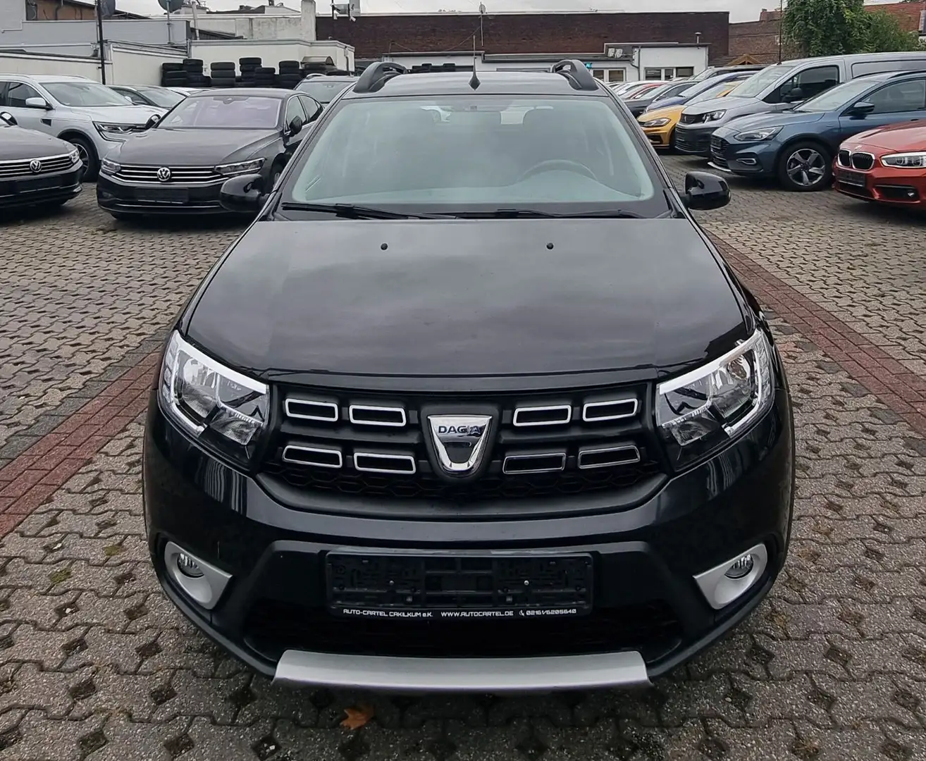 Dacia Sandero II Stepway Celebration-TEMPOMAT-KAMERA- Schwarz - 2