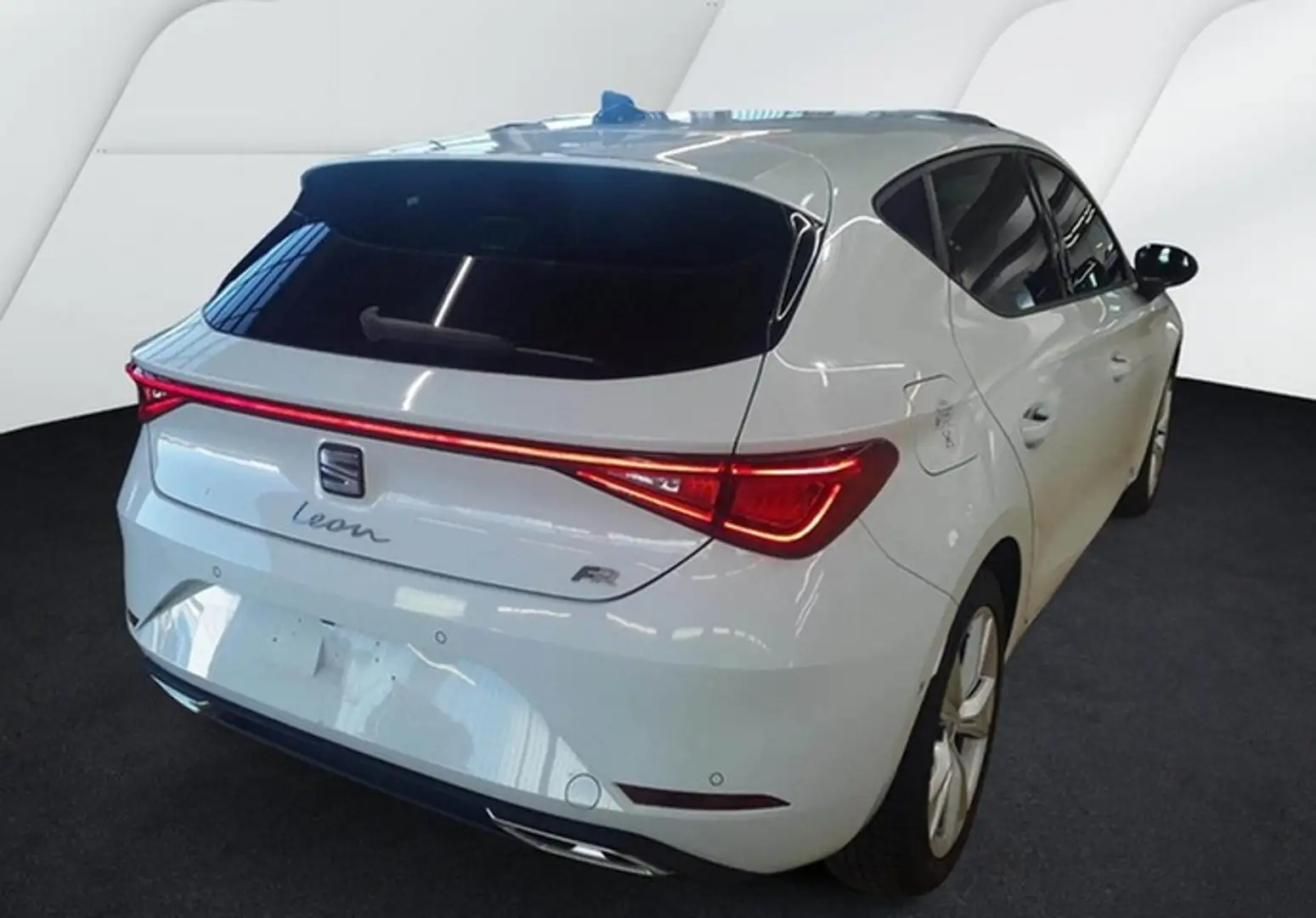 SEAT Leon 1.5 eTSI FR NAVI+ACC+RFK Weiß - 2