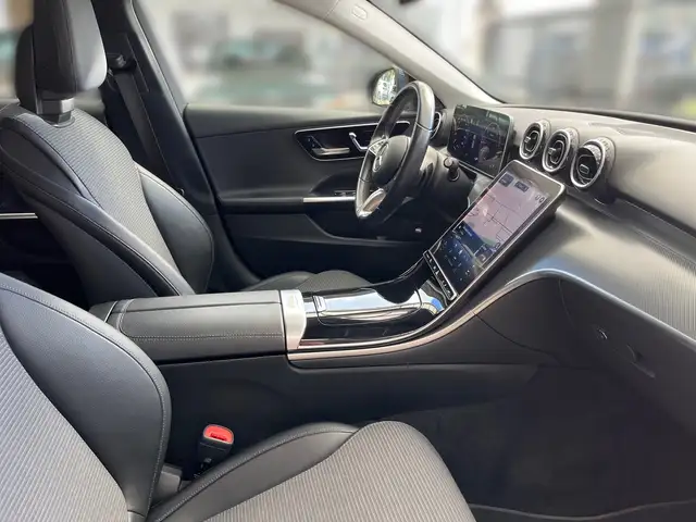 Mercedes-Benz C-Class view 10