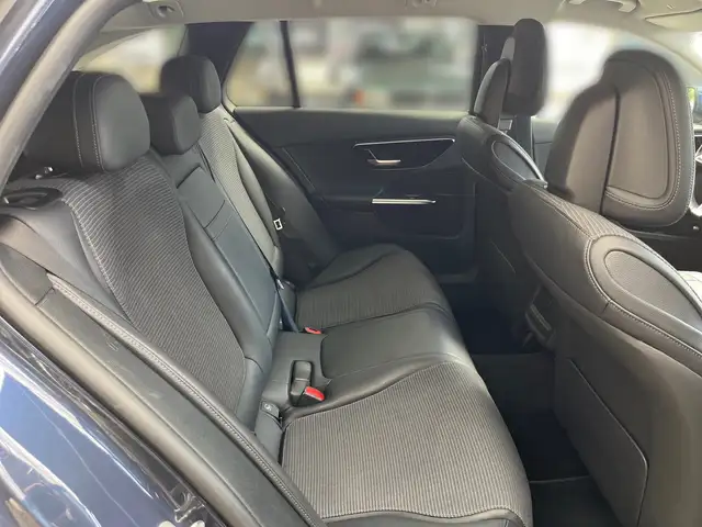 Mercedes-Benz C-Class view 11