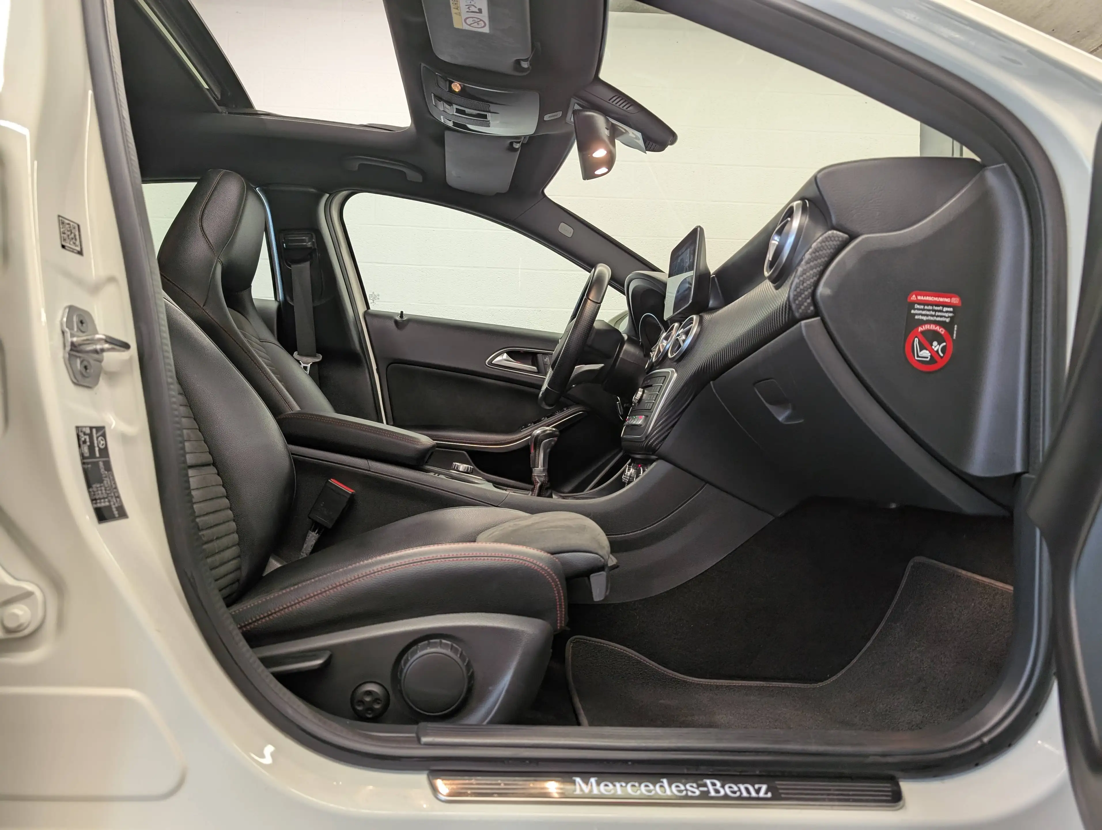 Mercedes-Benz A 180 d AMG Line *PANO-FULL LED-PARKTRONIC-NAVI-CAMERA* — photo 7
