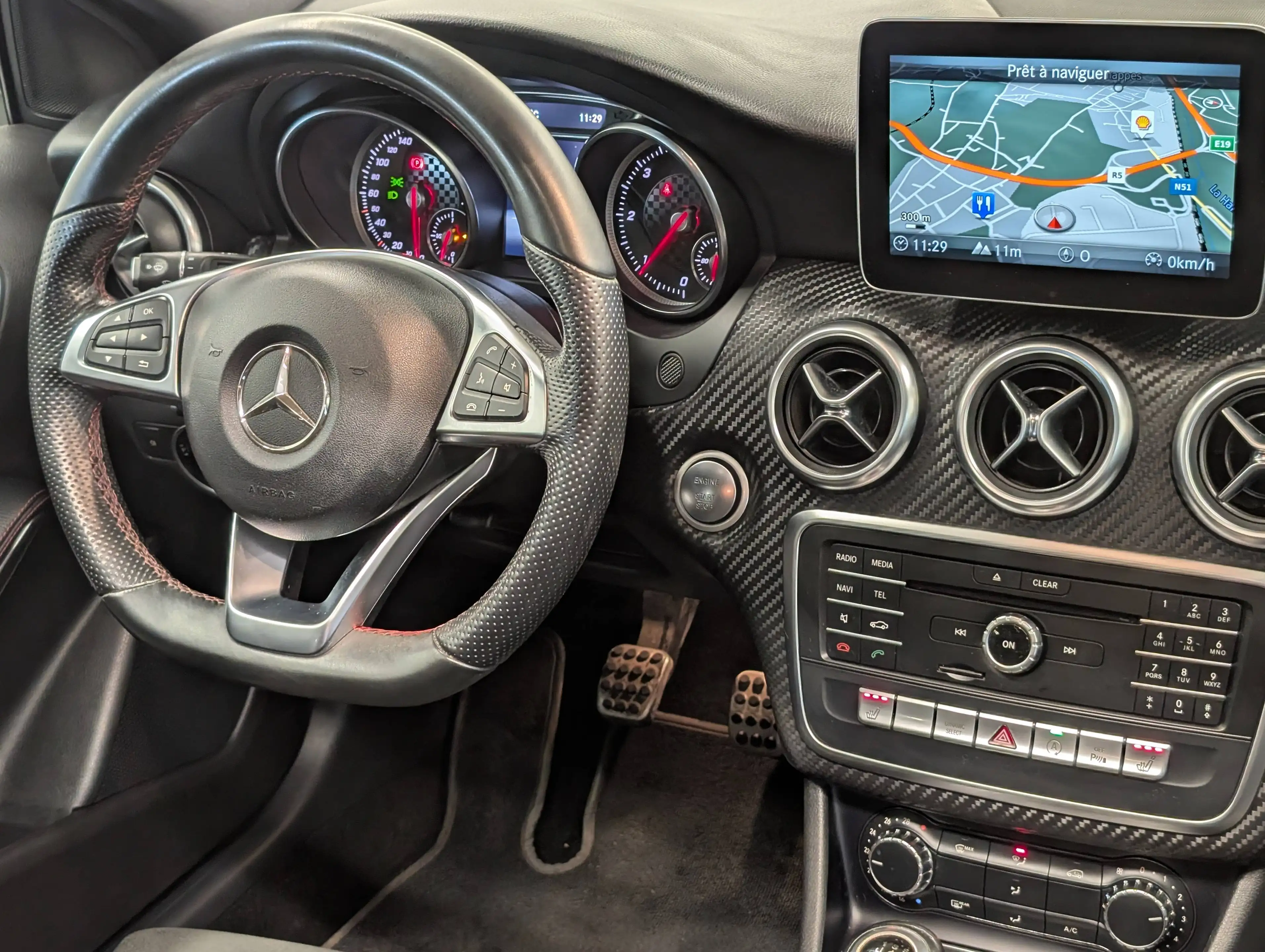 Mercedes-Benz A 180 d AMG Line *PANO-FULL LED-PARKTRONIC-NAVI-CAMERA* — photo 5
