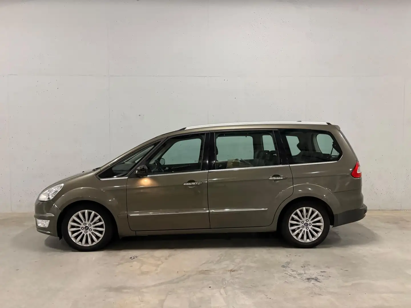 Ford Galaxy 2.0 SCTi Titanium Automaat 7 persoons Leer Pano Groen - 2