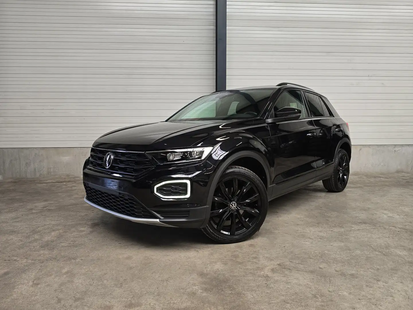 Volkswagen T-Roc ✖ 18' R-LINE | ETAT SHOWROOM | CARPLAY ✔ Noir - 1