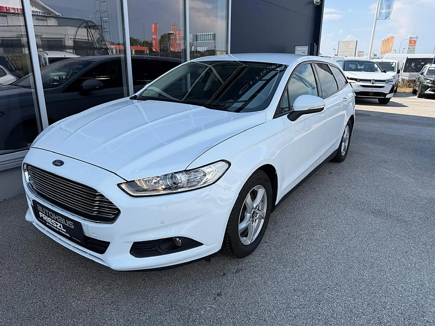 Ford Mondeo Traveller Trend 2,0 TDCi Aut. Weiß - 1
