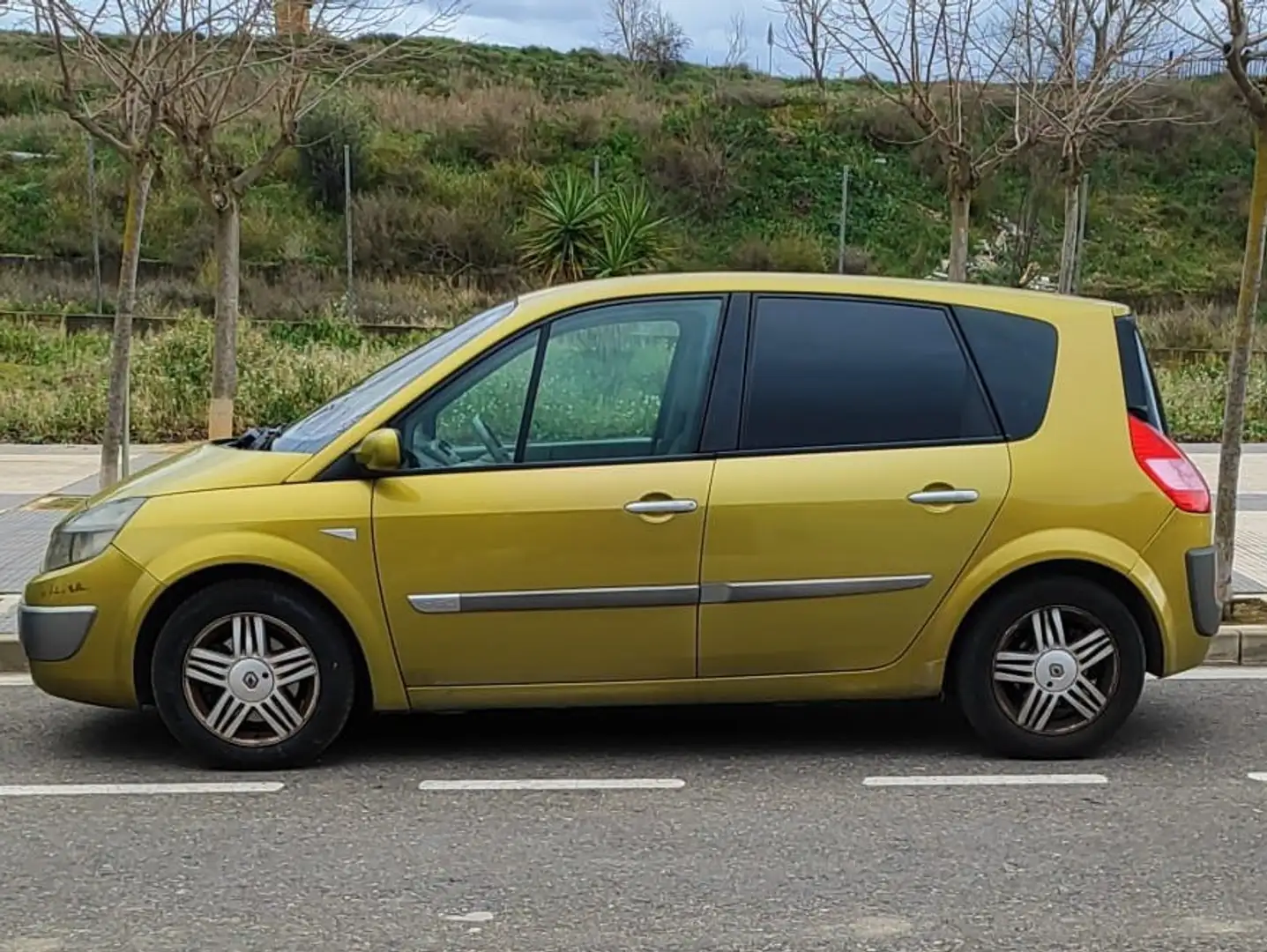 Renault Scenic Scénic II 1.9DCI Confort Dynamique - 1