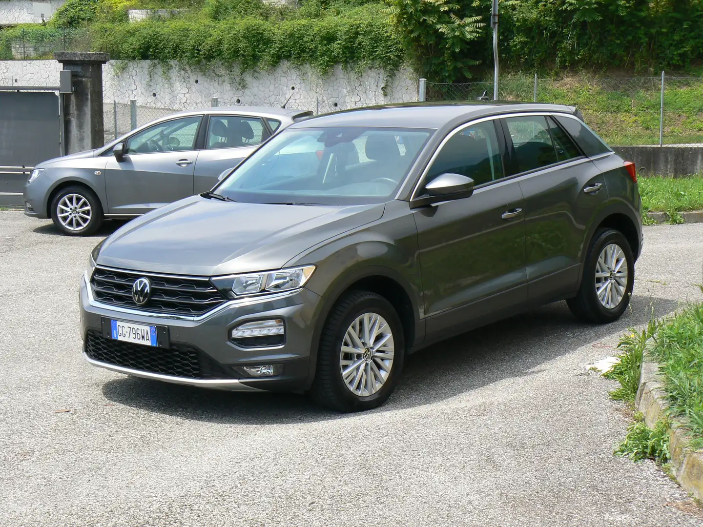 Volkswagen T-Roc T-Roc 1.0 tsi Style 110cv Gris - 1