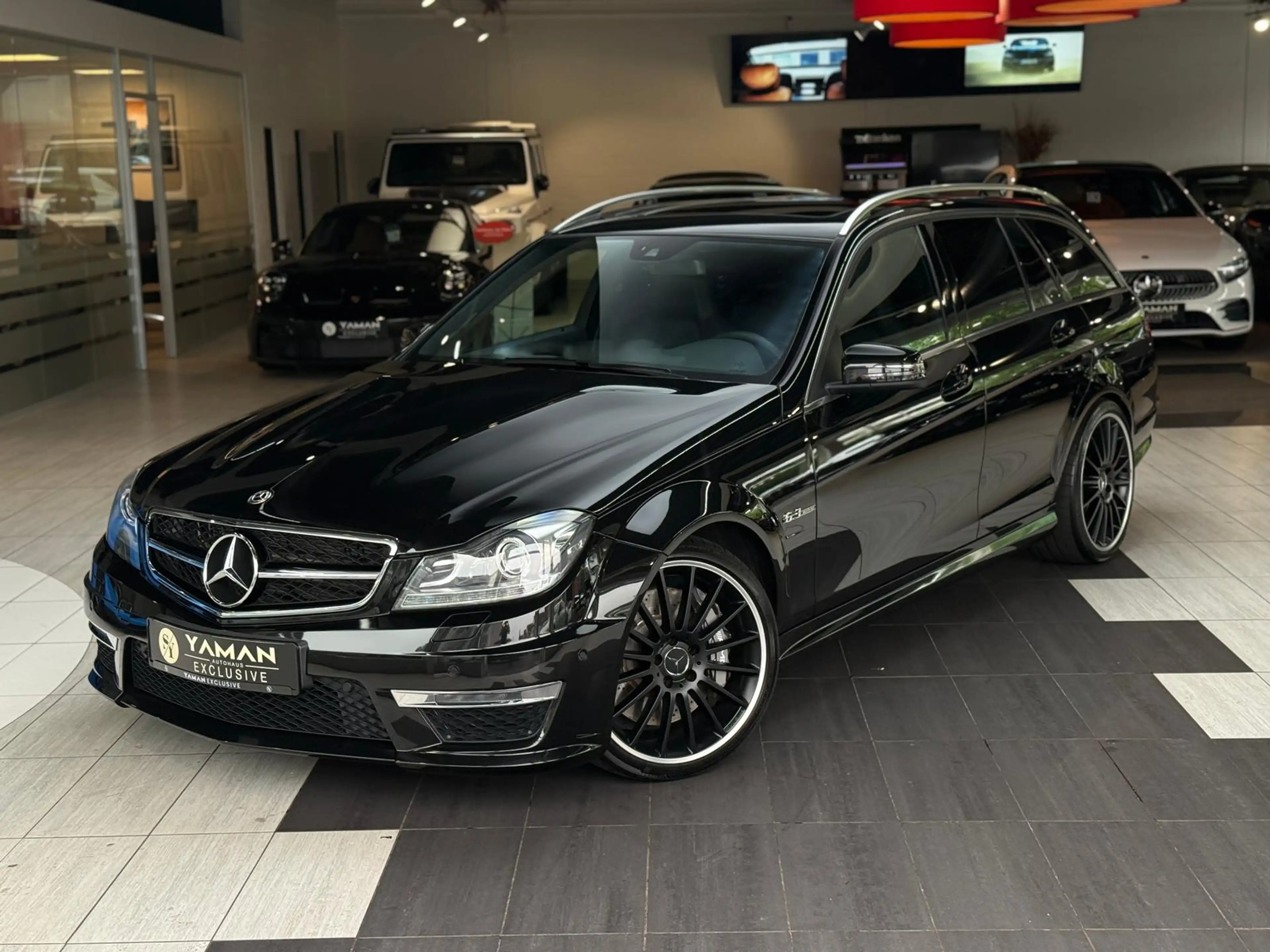 Mercedes-Benz C 63 AMG C 63 T AMG 6.2 V8 H&K*BI-XENON*Schiebedach