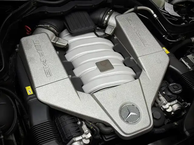 Mercedes-Benz C-Class view 4