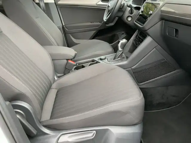 Volkswagen Tiguan Allspace view 12
