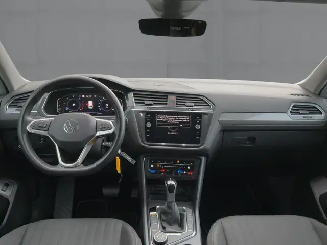 Volkswagen Tiguan Allspace view 9
