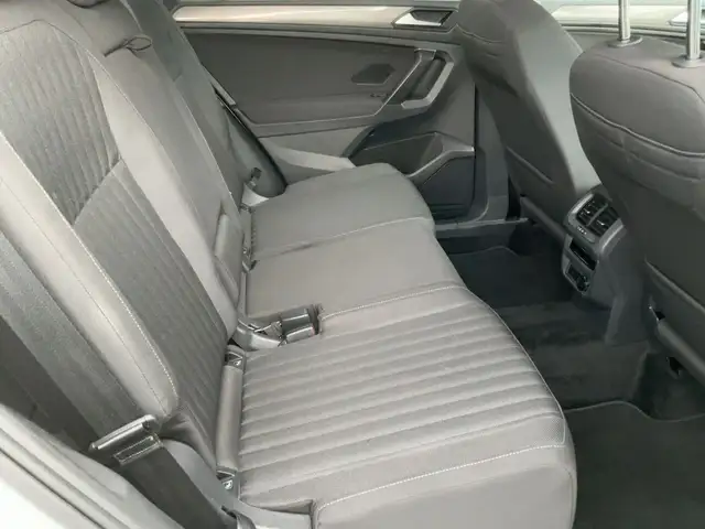 Volkswagen Tiguan Allspace view 13