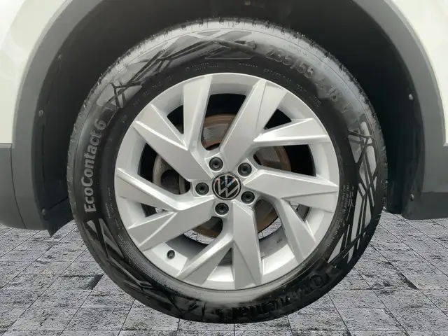 Volkswagen Tiguan Allspace view 8