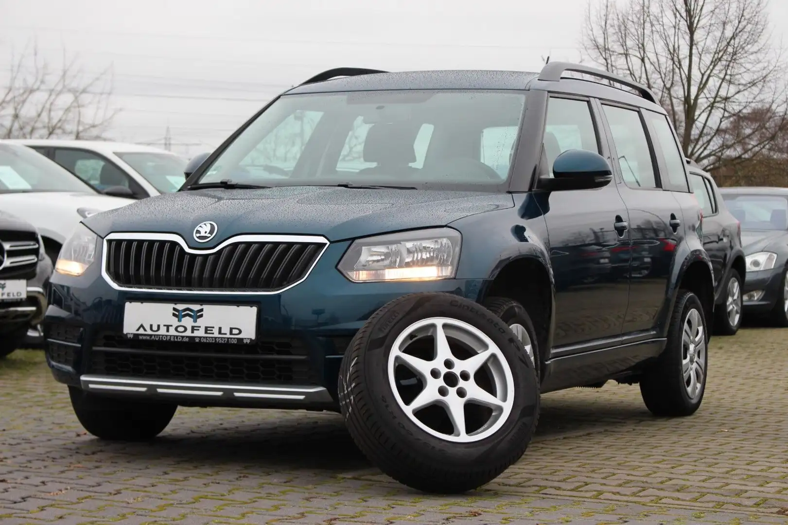 Skoda Yeti 1.2 TSI Active/SHZ/KLIMA/8FACH/VOLL SH Blau - 1