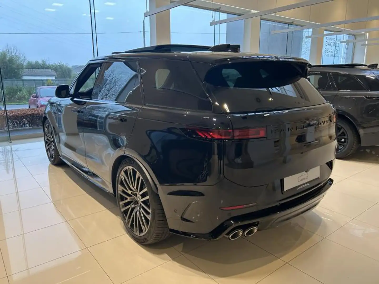 Land Rover Range Rover Sport P635 SV Edition 2 Noir - 2