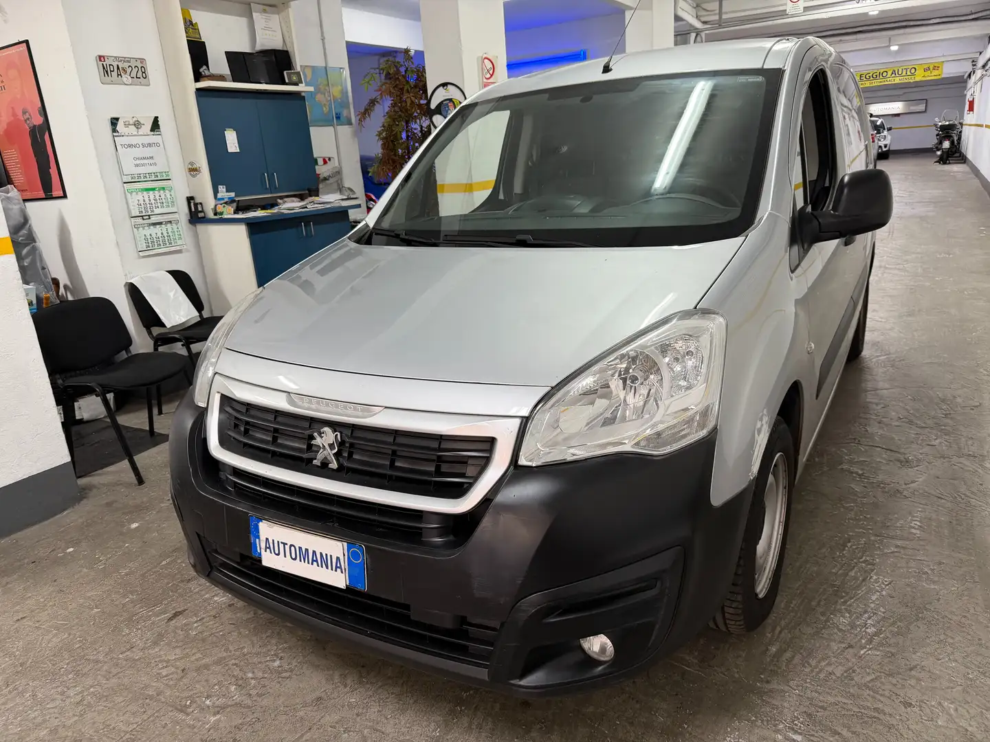 Peugeot Partner Partner Tepee 1.6 bluehdi Furgone Grigio - 1