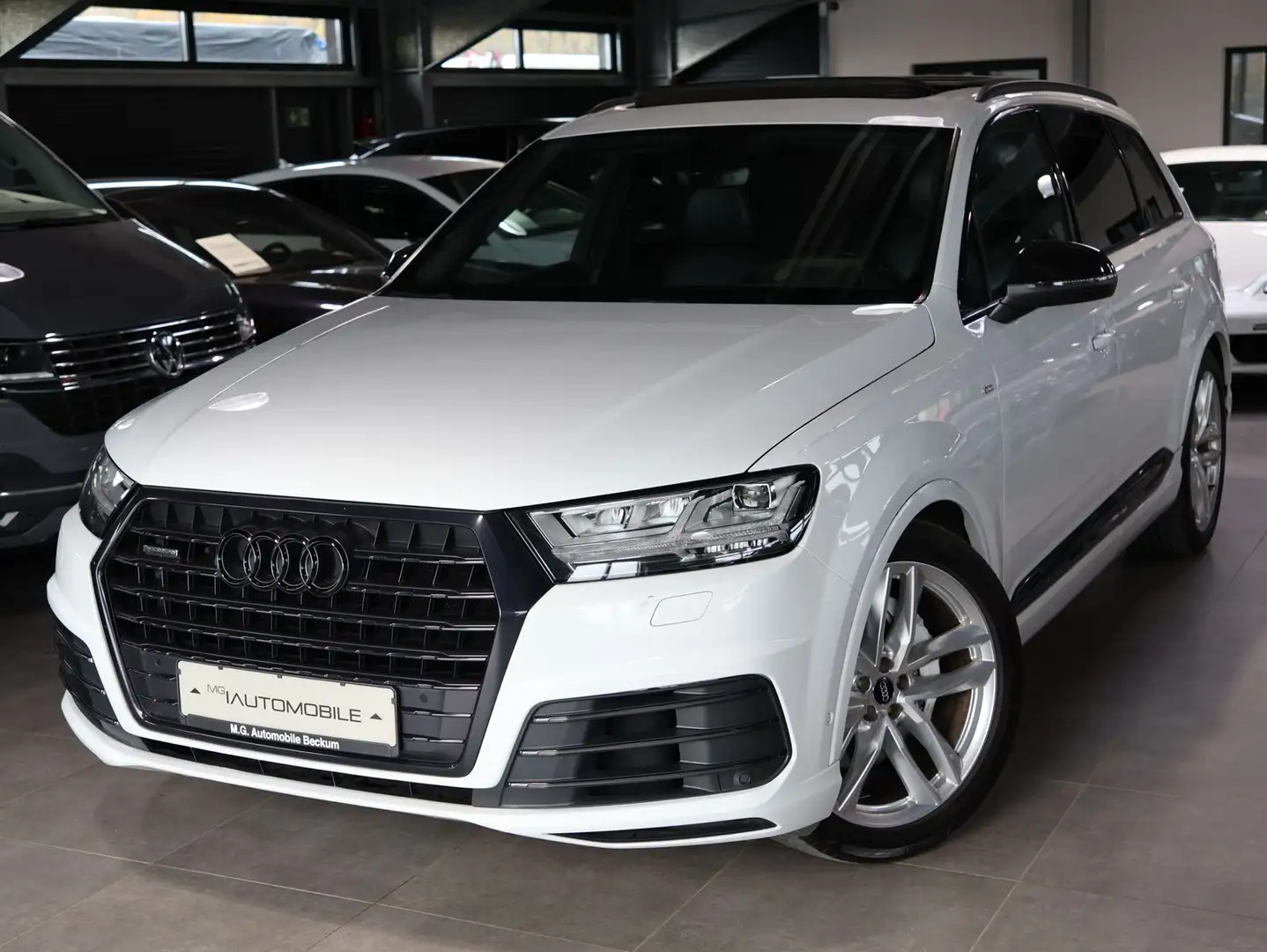 Audi Q7 45 TDI quattro - S LINE / 7 SITZER / PANORAMA Weiß - 1
