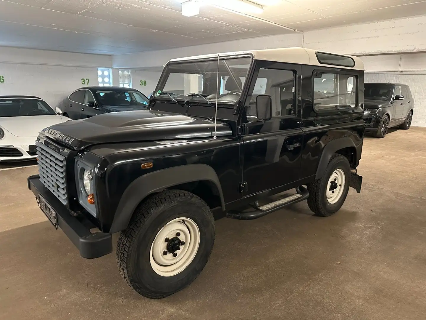Land Rover Defender 90 Td4 Station Wagon E  *1-Hd / 87-Tkm* Schwarz - 2