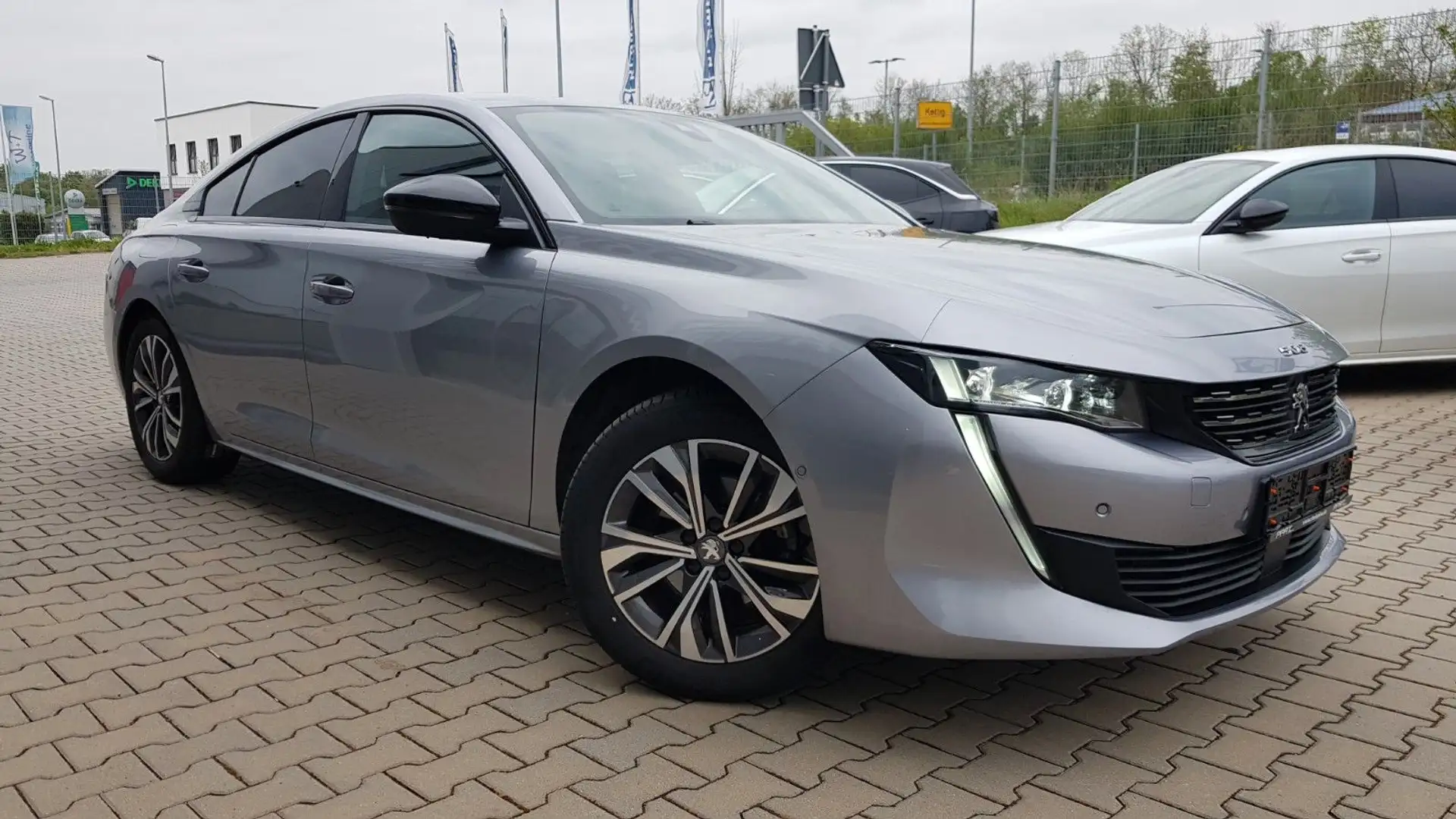 Peugeot 508 Allure Pack Puretech 130 Navi Kamera LED Schwarz - 2