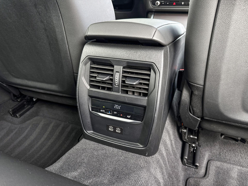 BMW 318 3 Serie Touring 318i M-Sport Parking Assistant / S — photo 9