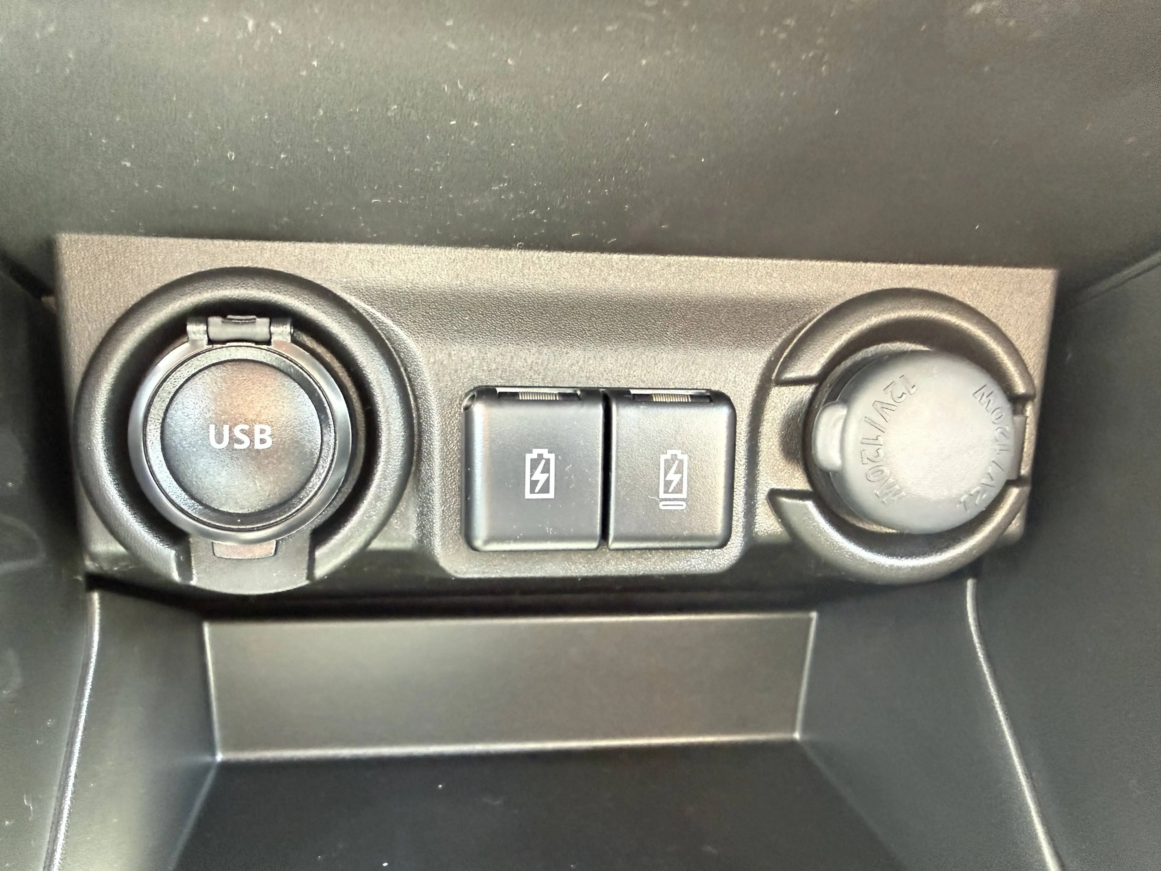 Suzuki Swift 1,2 Hybrid Allgrip Shine — photo 14