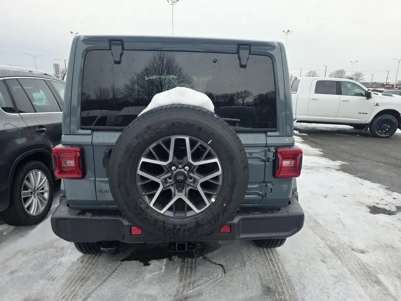 Jeep Wrangler снимка Jeep Wrangler