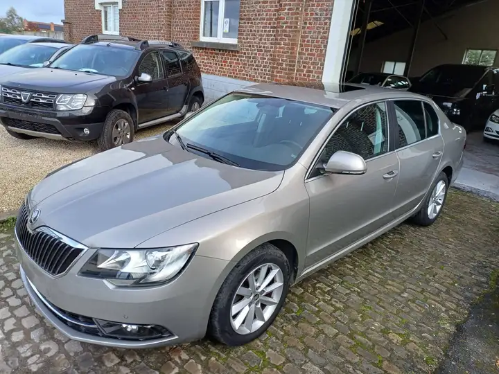 Skoda Superb Superb 1.6 CR TDi Elegance DSG
