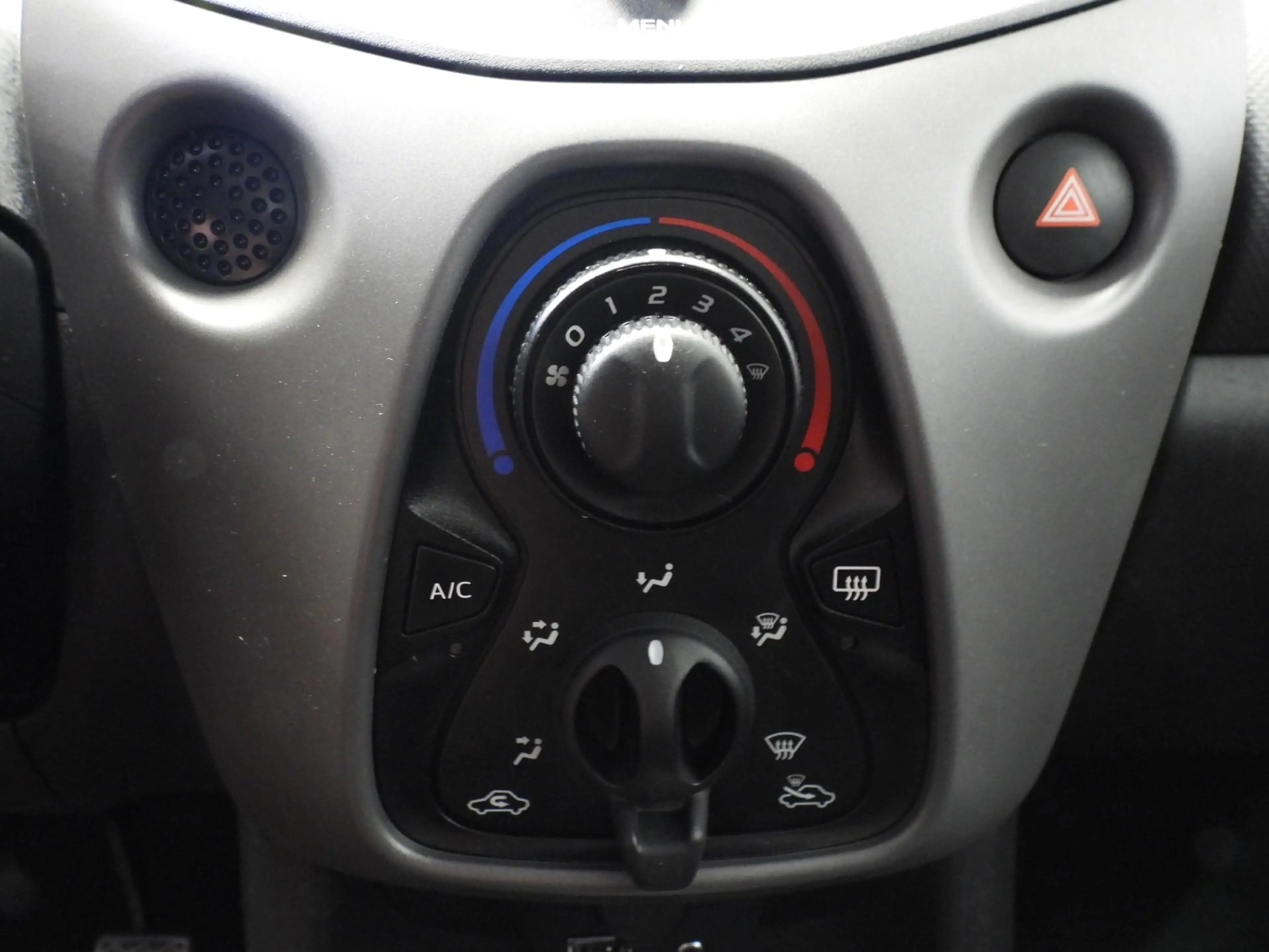 Peugeot 108 1.0 e-VTi Active AIRCO/BLUETOOTH! — photo 6