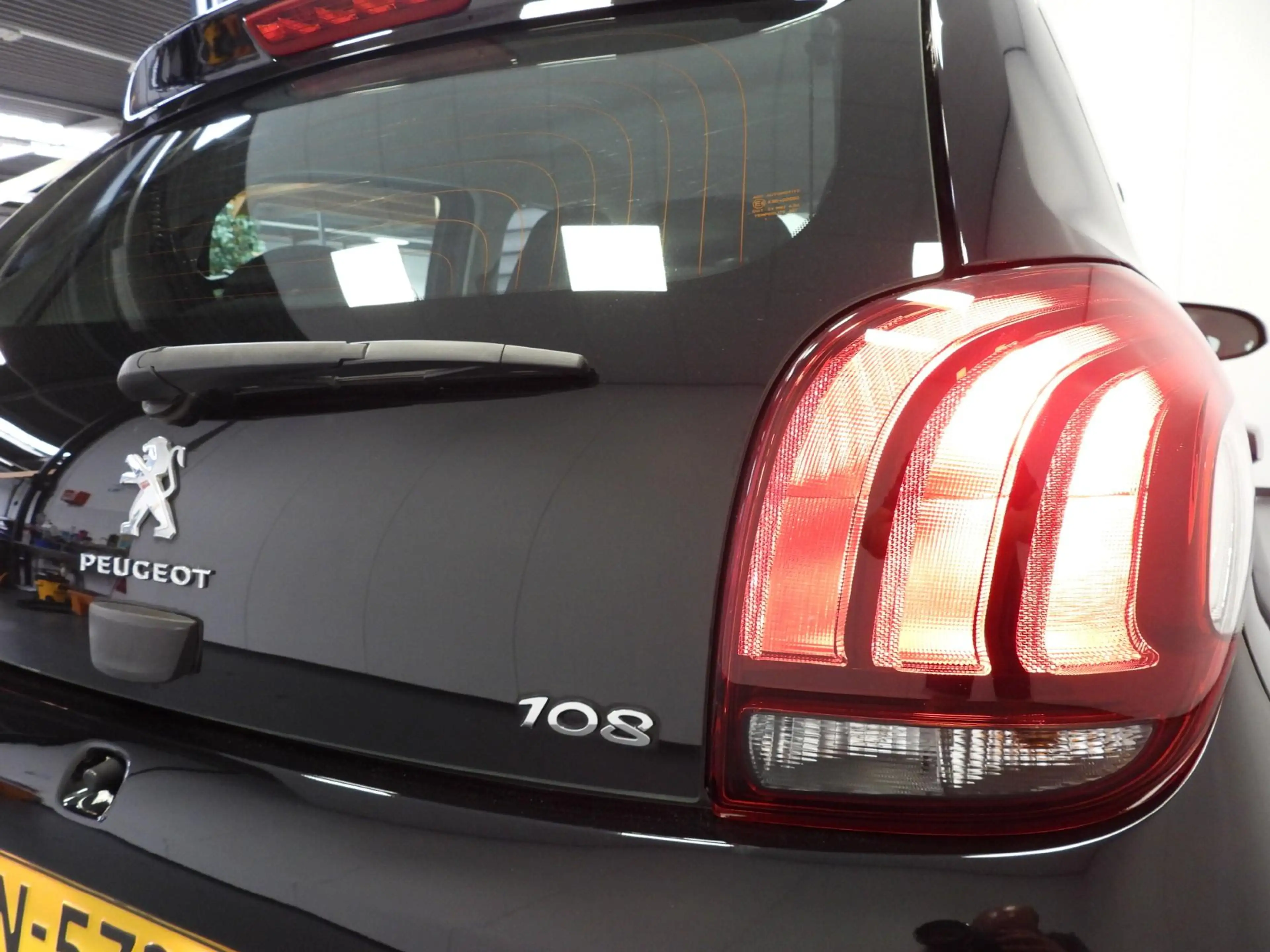 Peugeot 108 1.0 e-VTi Active AIRCO/BLUETOOTH! — photo 19
