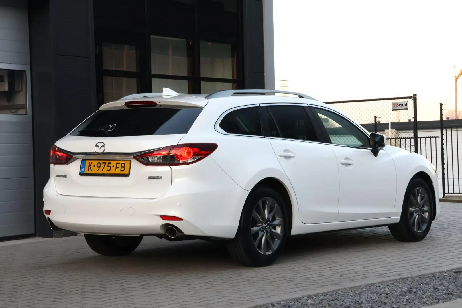 Mazda 6 Sportbreak 2.0 SkyActiv | Adaptieve Cruise | LED | Blanc - 2