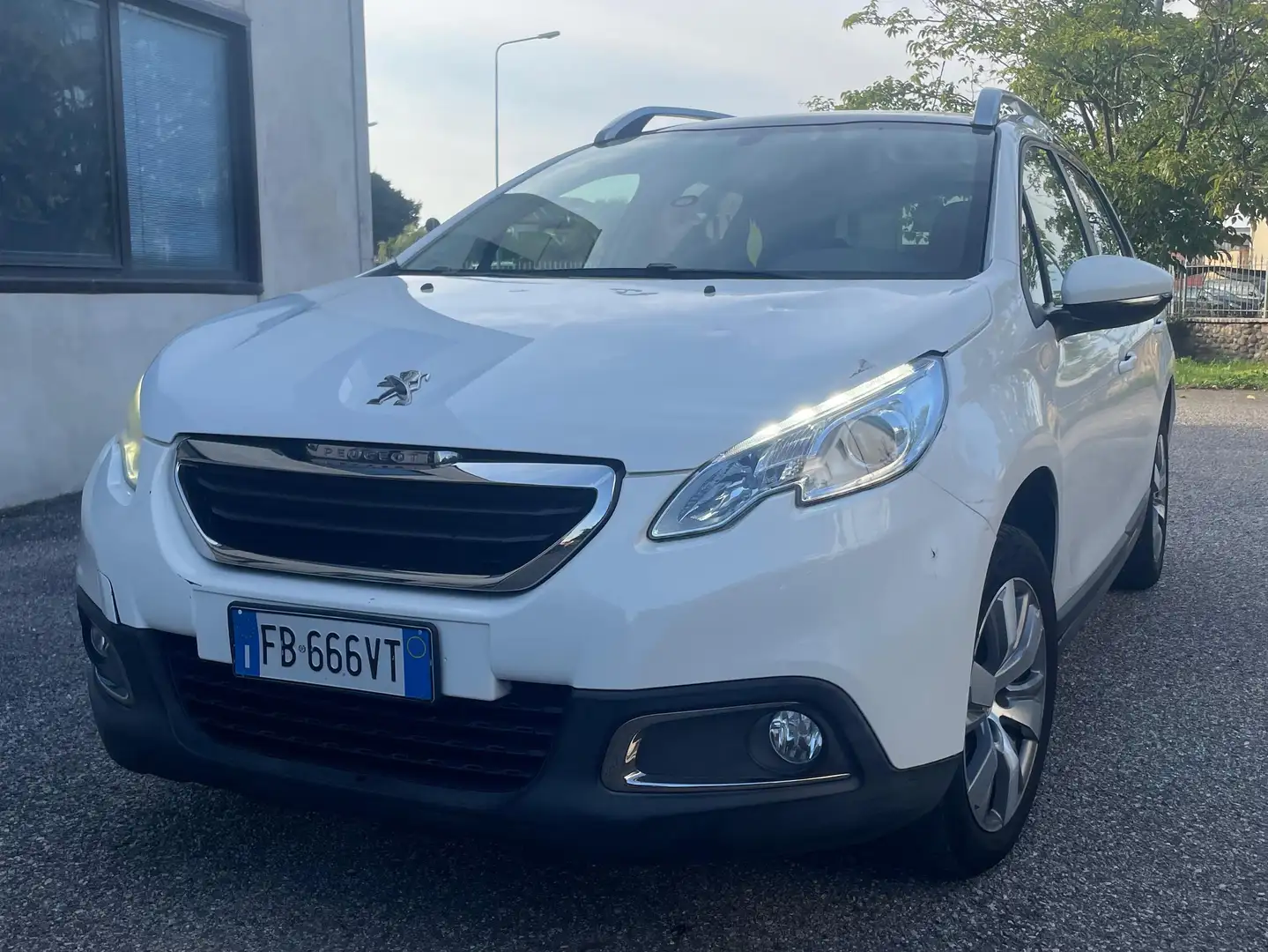 Peugeot 2008 2008 1.2 puretech 12v Allure s Bianco - 1