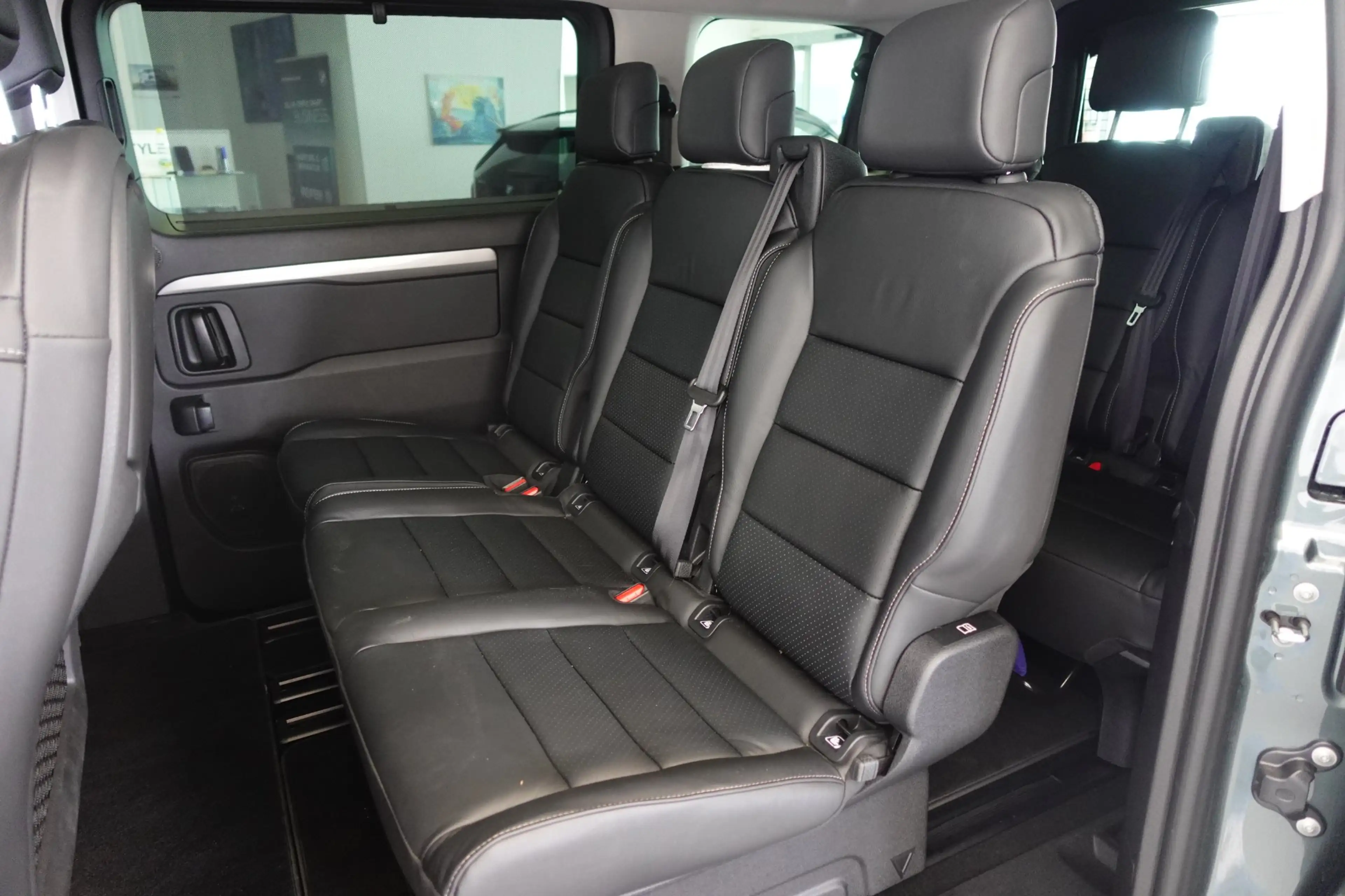 Citroen Spacetourer Diesel 180 S&S EAT8 M Business Lounge — photo 10