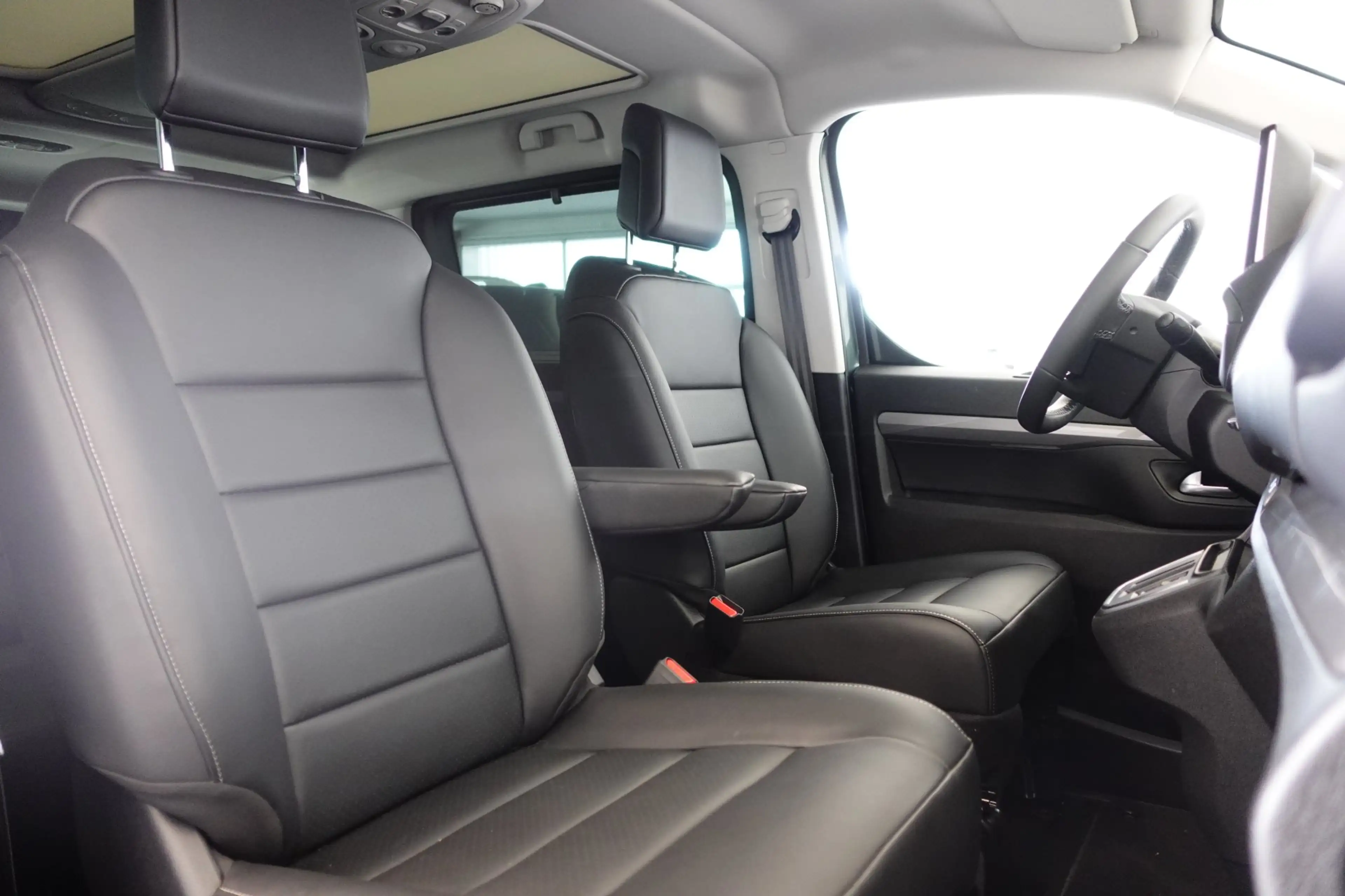Citroen Spacetourer Diesel 180 S&S EAT8 M Business Lounge — photo 7