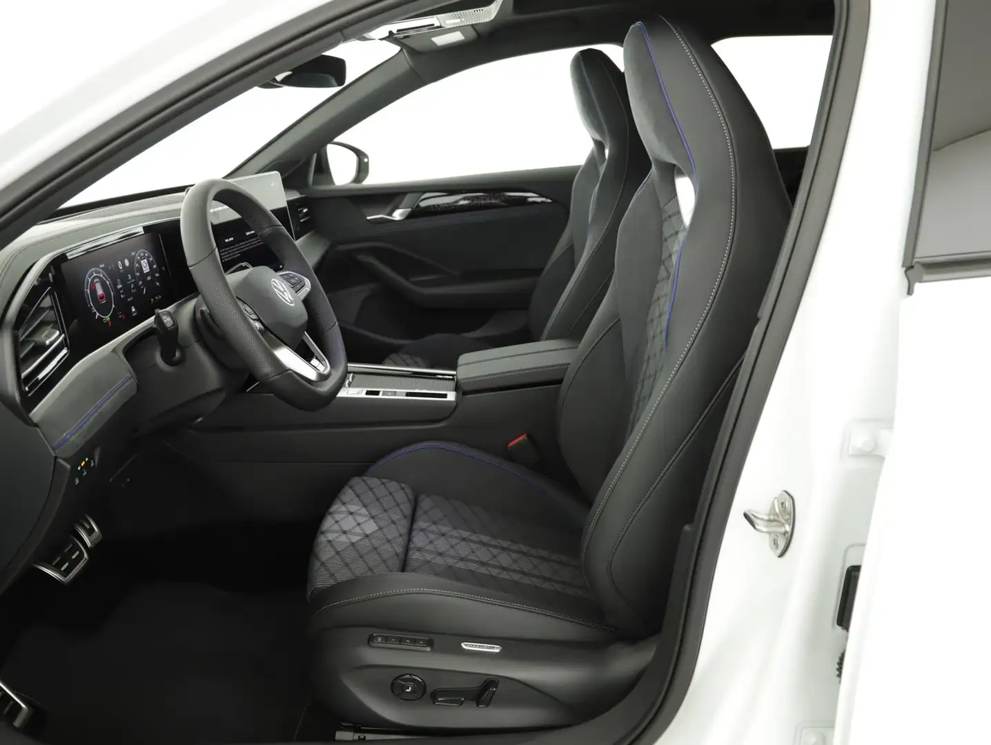 Volkswagen Passat Variant Sport eTSI DSG Weiß - 2