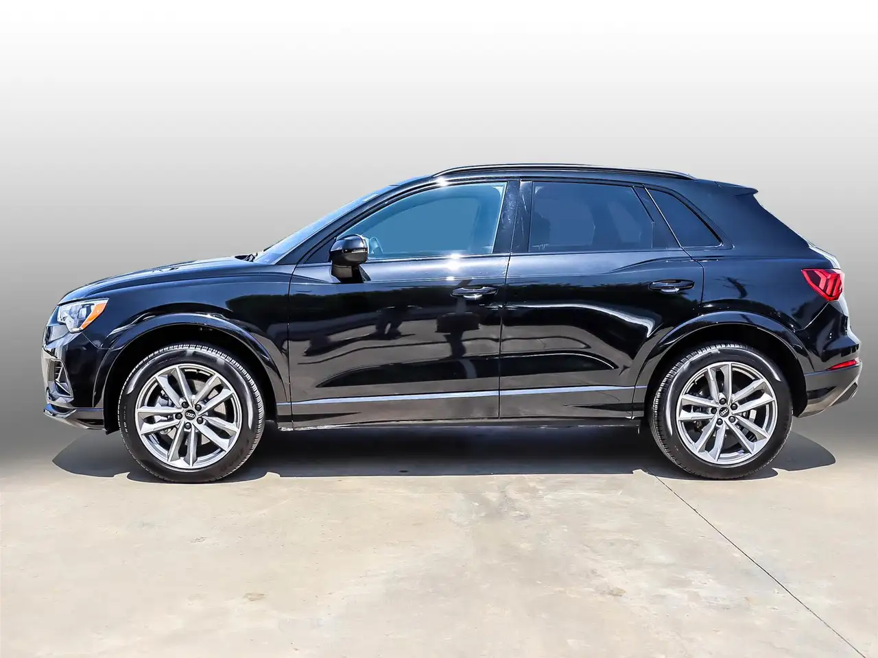 Audi Q3 photo Audi Q3