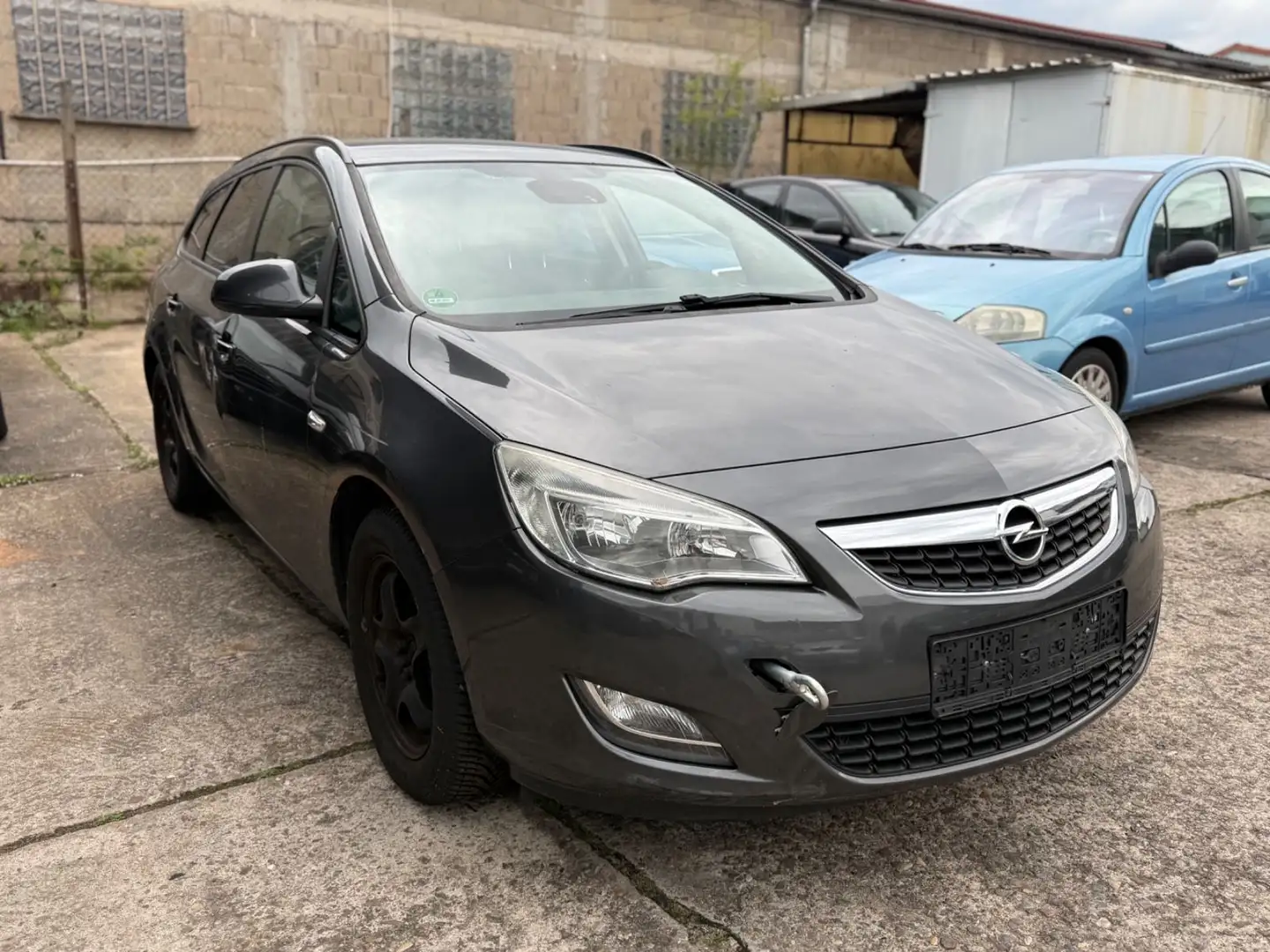 Opel Astra J Sports Tourer Edition AHK-SHZG-KLIMA Grigio - 2