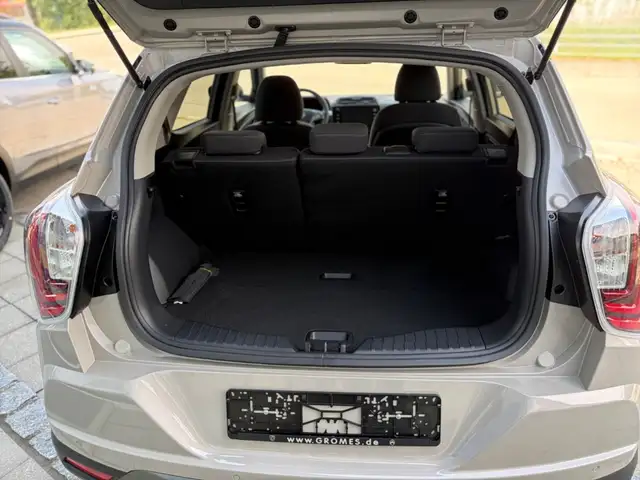 KGM Tivoli view 3