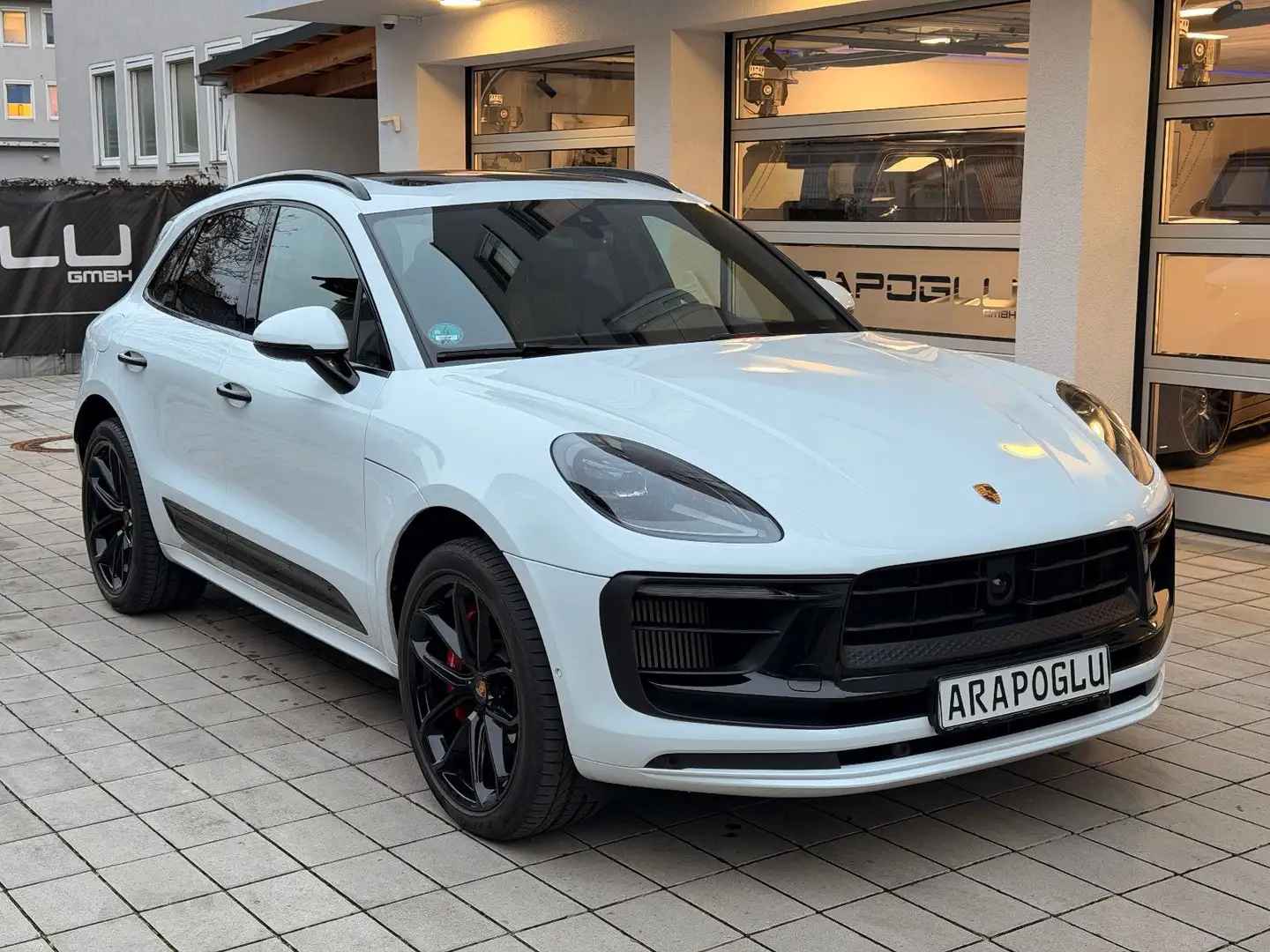 Porsche Macan GTS *GTSPAKET*CARBON*PASM*PANO*AHK*BOSE Weiß - 1