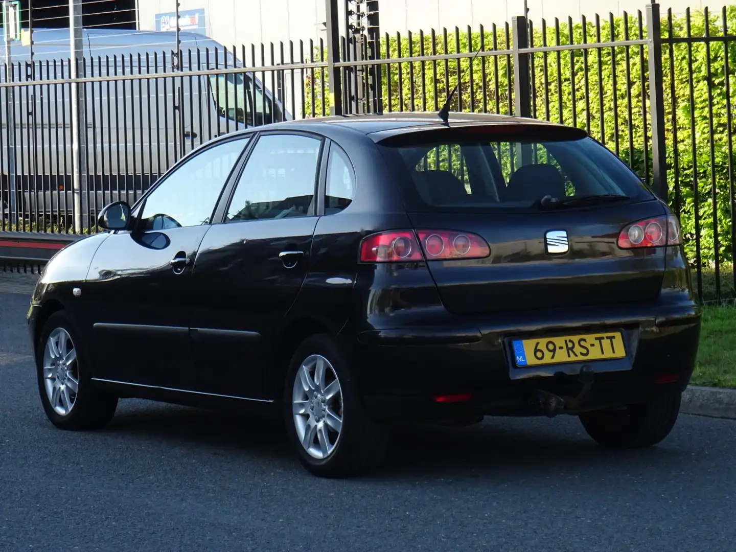 SEAT Ibiza 1.4-16V Stylance 5DRS NAP/CLIMA/CRUISE/APK Чёрный - 2