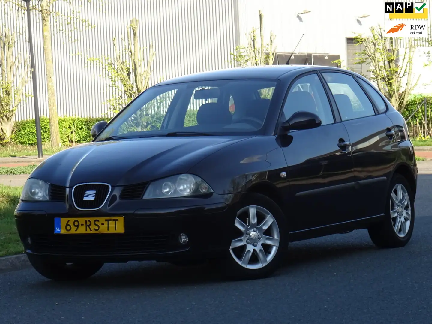 SEAT Ibiza 1.4-16V Stylance 5DRS NAP/CLIMA/CRUISE/APK Чёрный - 1