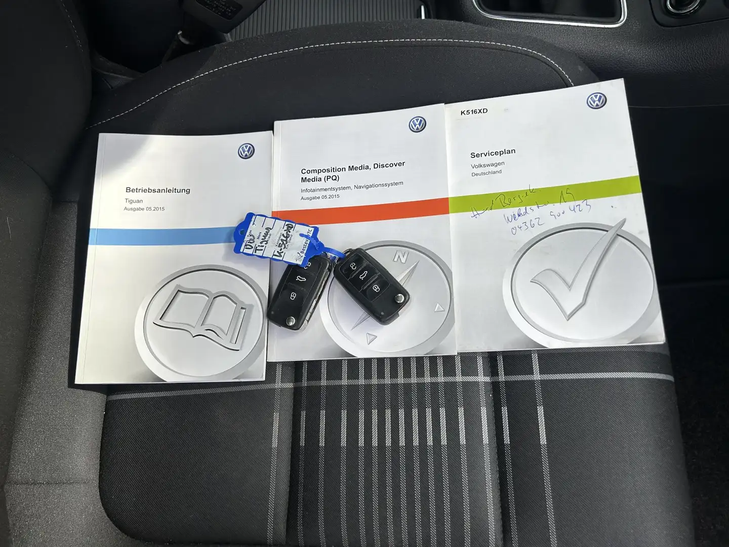 Volkswagen Tiguan 1.4 TSI R-Line Edition panorama dak/navi/airco/cru Grijs - 2