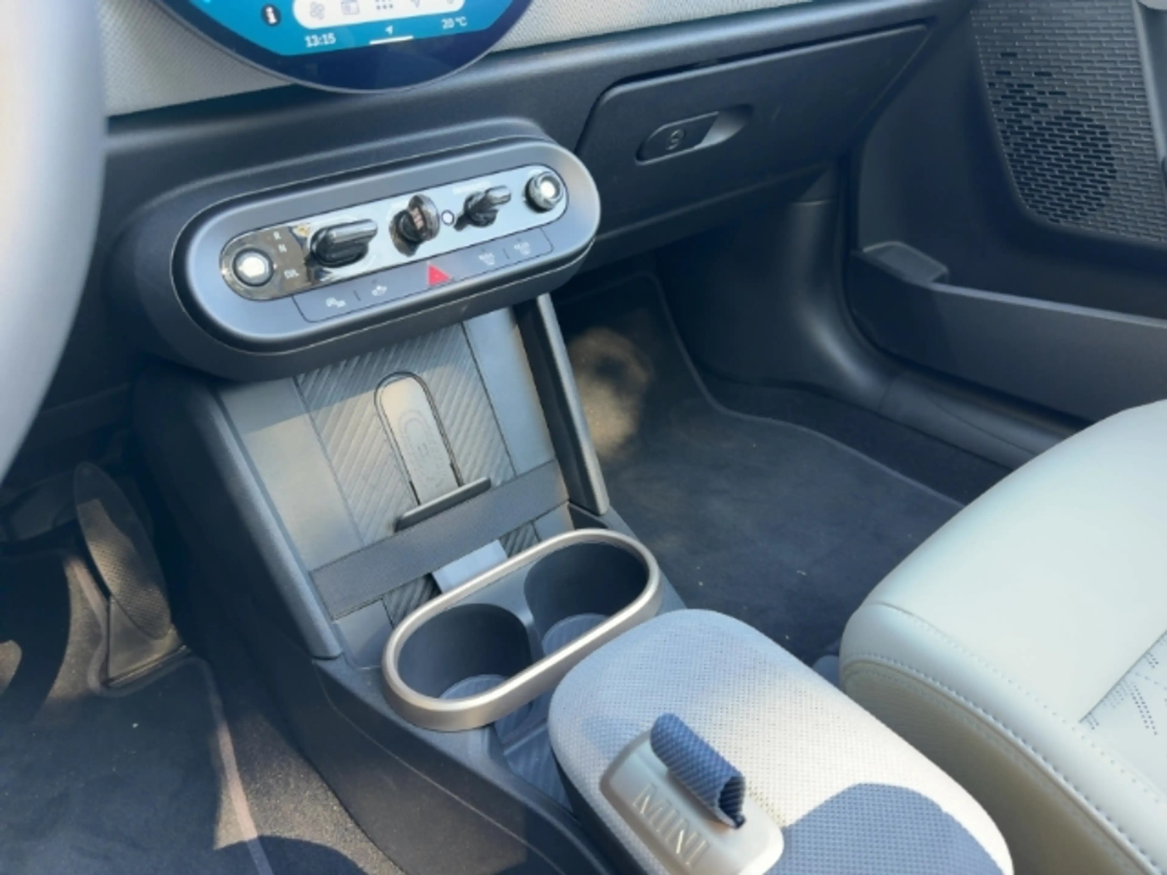 MINI Cooper S Cabrio HUD Navi HarmanKardon LED Kurvenlicht Mehrzonenkli — photo 11