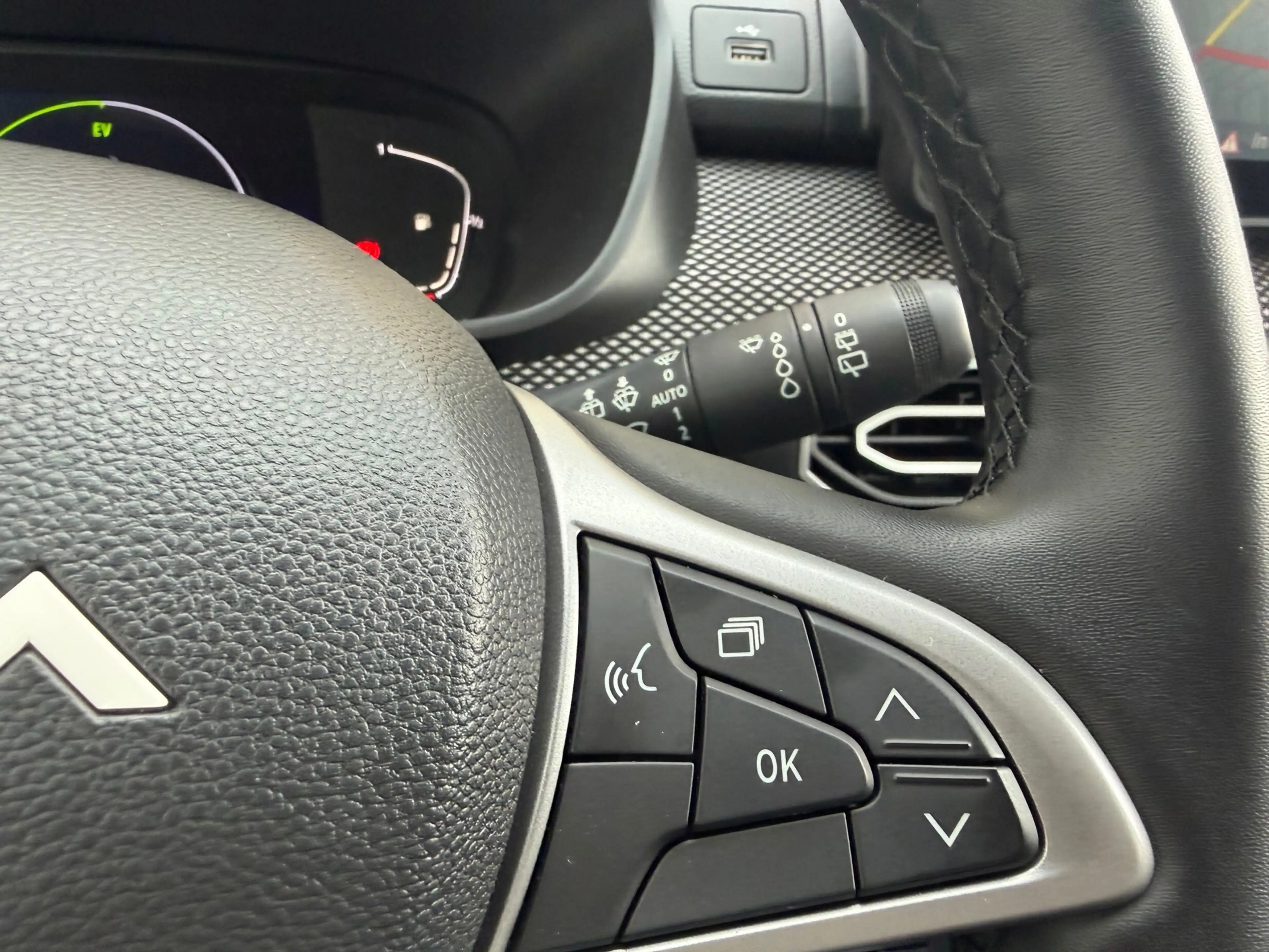 Dacia Jogger 1.6 Hybrid 140 Expression 5p. — photo 13