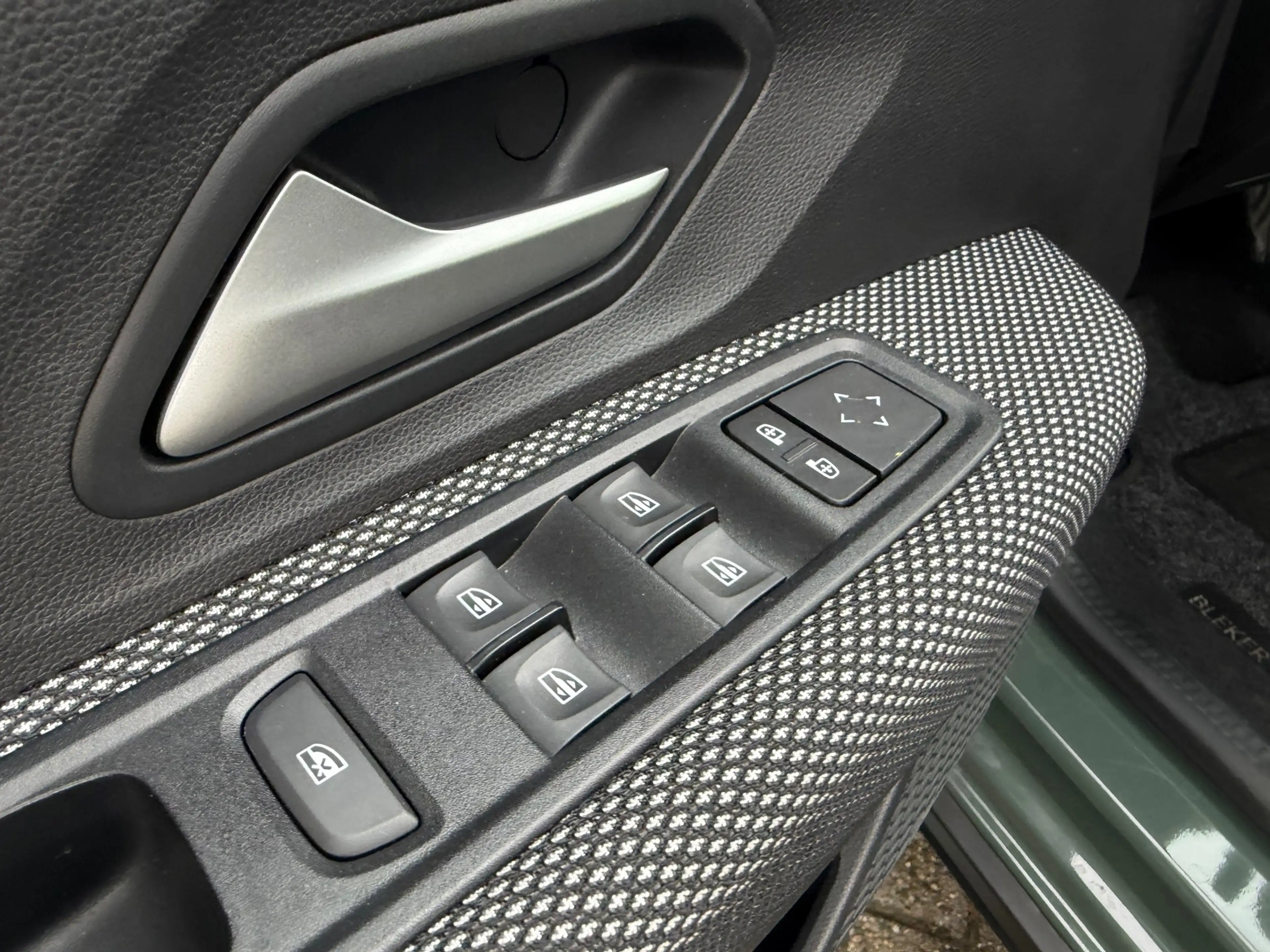 Dacia Jogger 1.6 Hybrid 140 Expression 5p. — photo 6