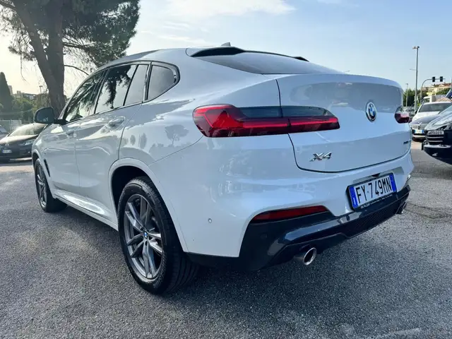 BMW X4 view 13