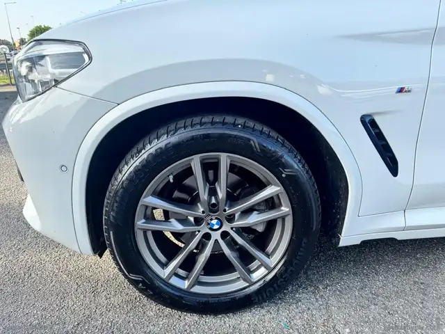BMW X4 view 4